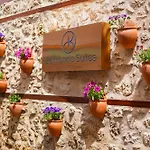 Belmondo Hare Old Town