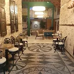 Belmondo Hare Old Town