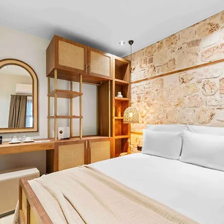 Belmondo Hare Old Town Hotel *