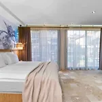 Belmondo Hare Old Town Hotel *