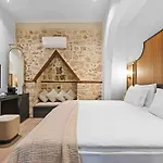 Belmondo Hare Old Town Hotel