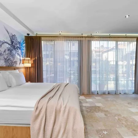 Belmondo Hare Old Town Hotel *